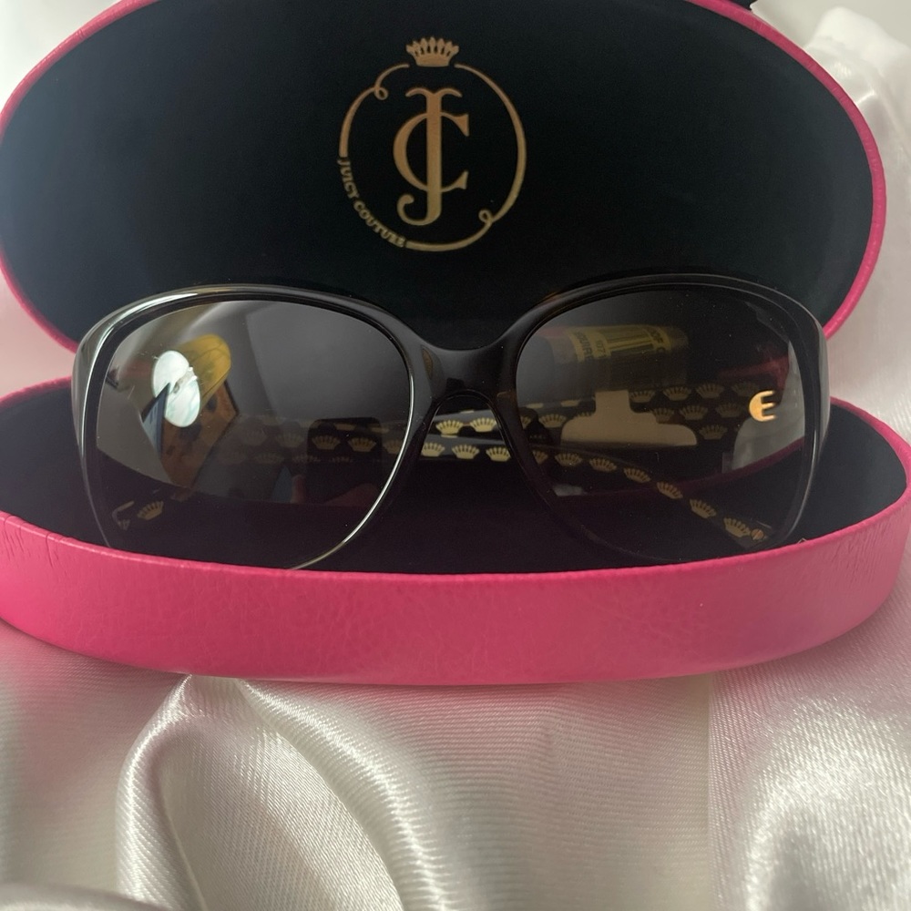 Juicy Couture Sunglass new with case